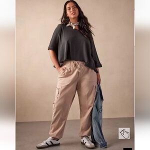 💥Sale💥Torrid Festi Beige Cargo Jogger
